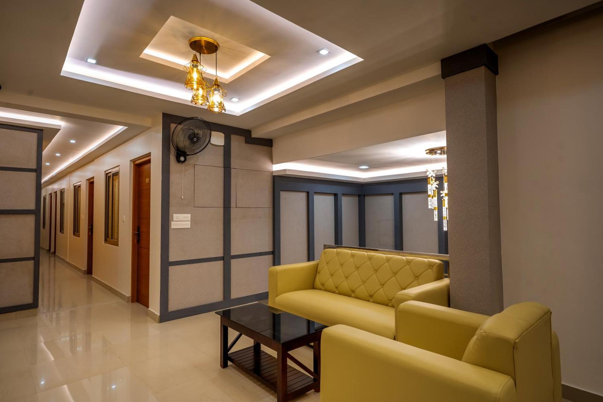 Отель Metro Residency Tirur Экстерьер фото