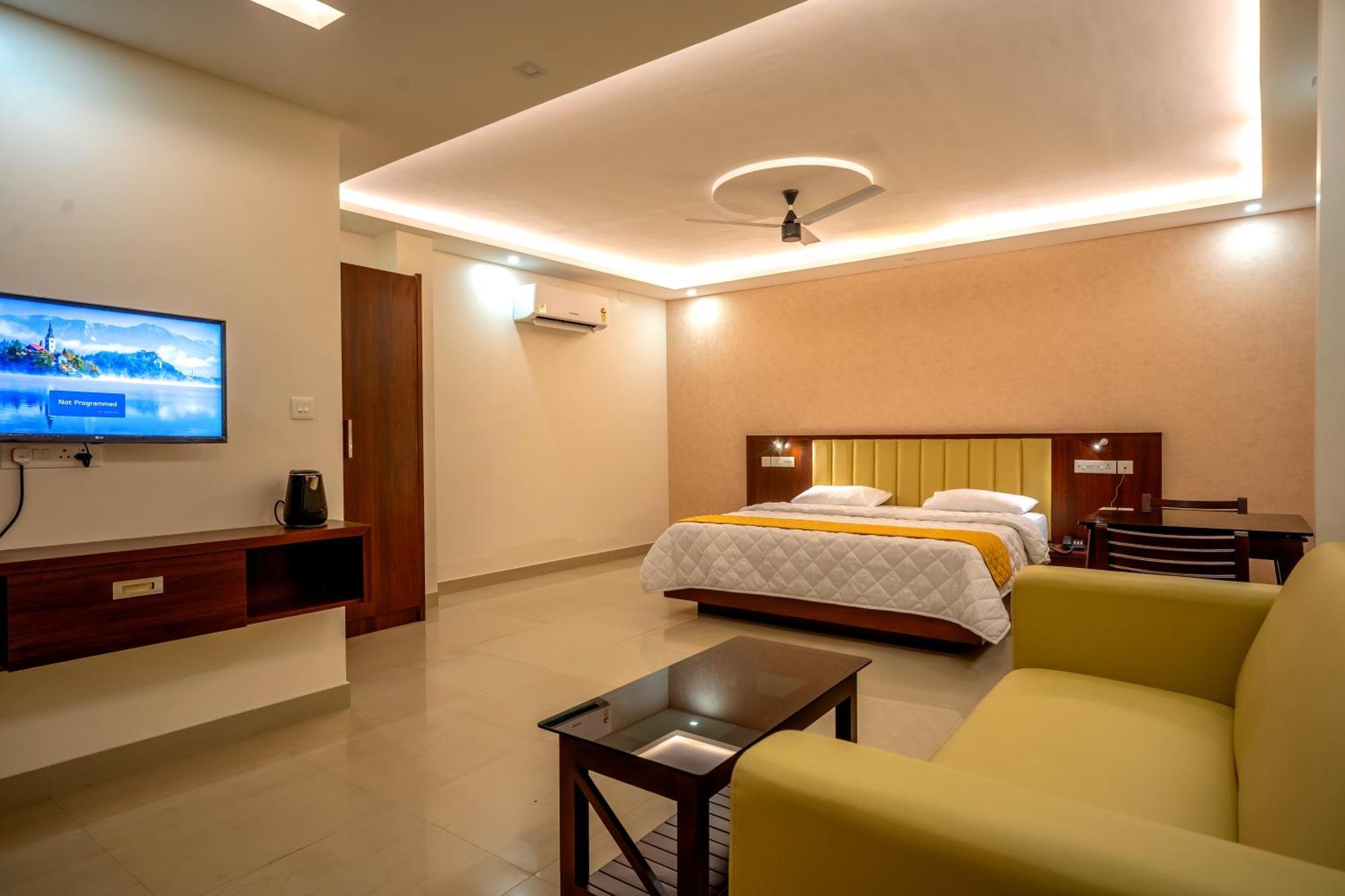 Отель Metro Residency Tirur Экстерьер фото