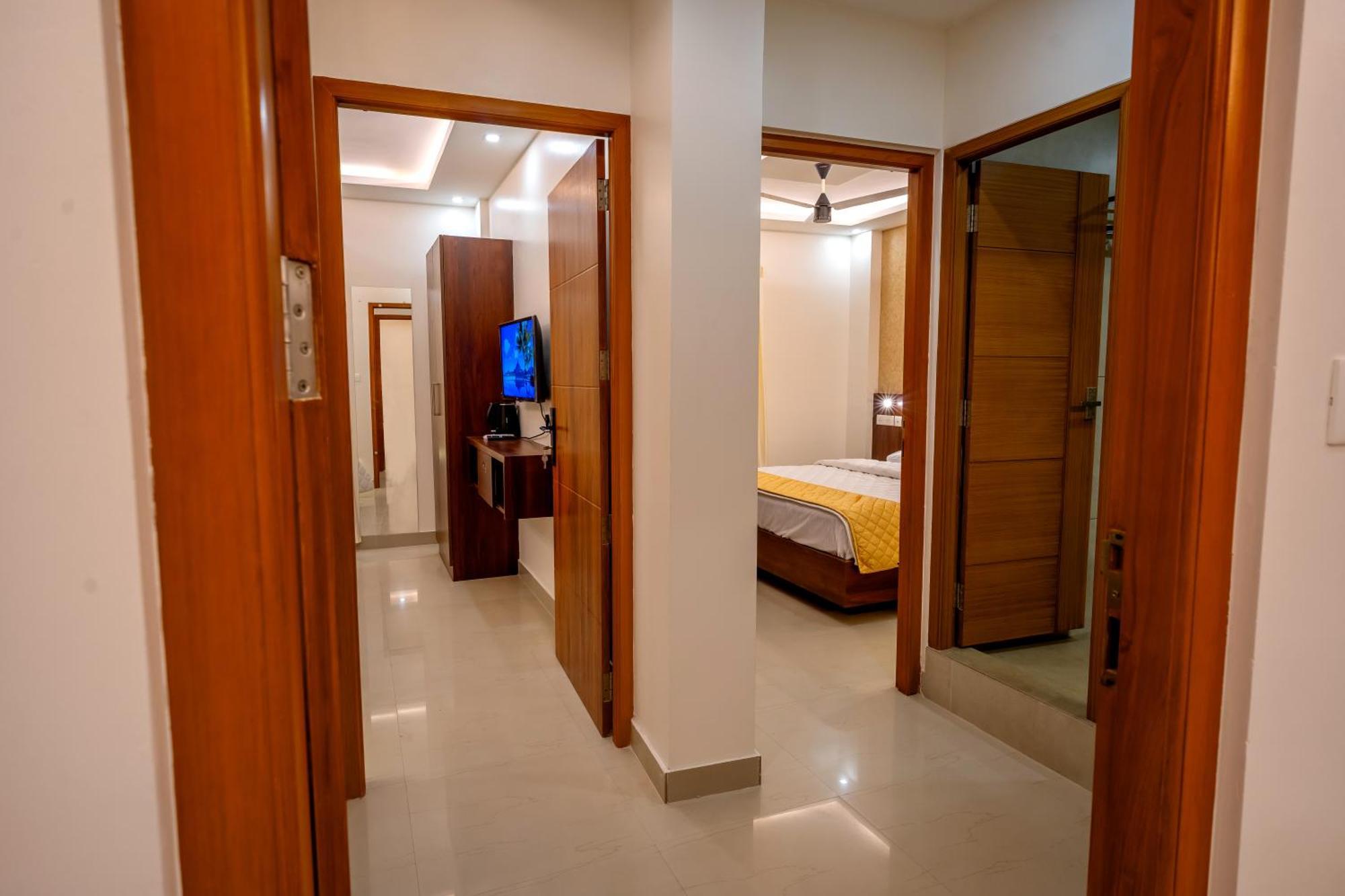 Отель Metro Residency Tirur Экстерьер фото